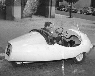Illustration for article titled Twin Frogs: Paul Vallée, Brissonet, Grand Prix, & The Chantecler